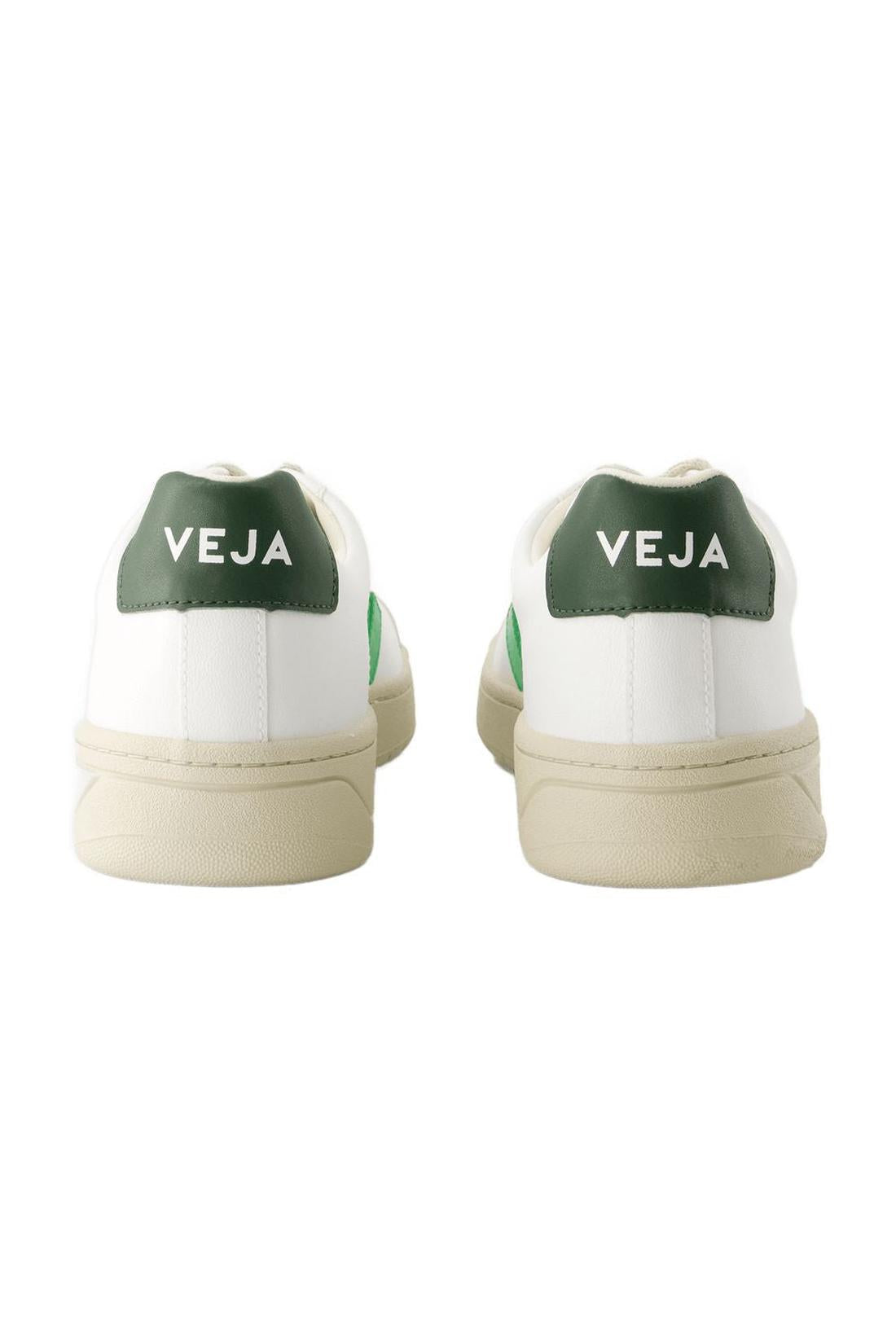 Urca Sneakers - Veja - Kunstleder - Zypressenweiß