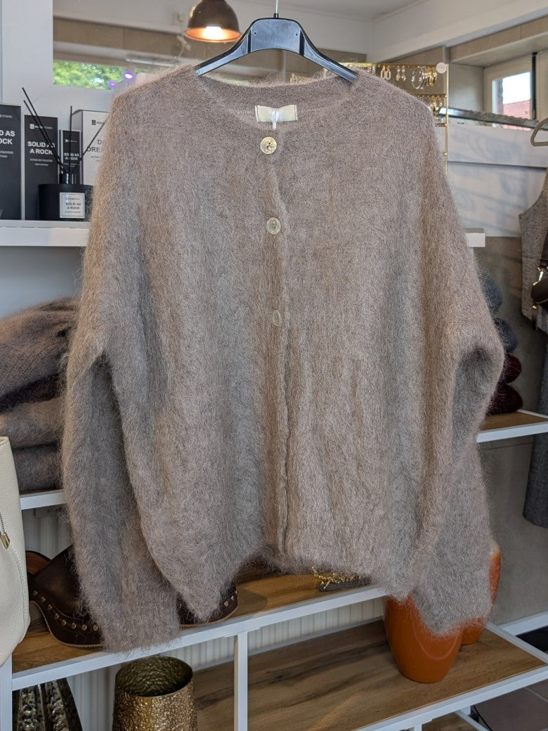 Cardigan Strickjacke Mohair 80% Taupe mit großen Perlmuttknöpfen One Size 28018