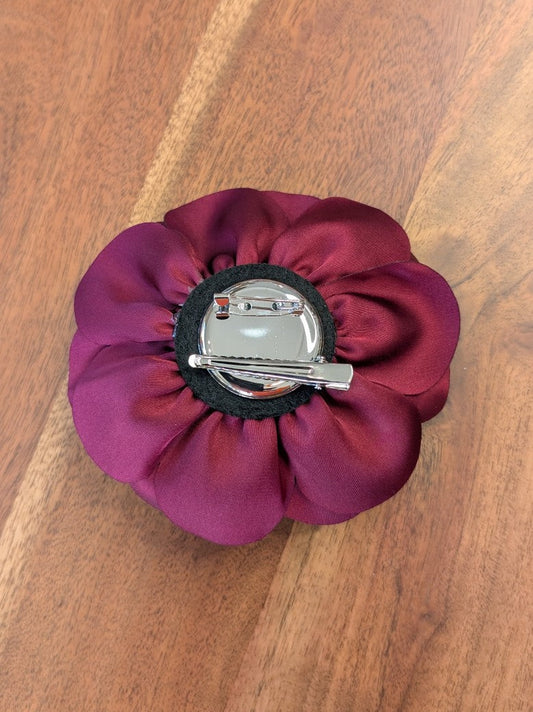 Seiden Ansteckblume Brombeer Bordeaux Rot mit Klammer oder Sicherheitsnadel - von GIUNO