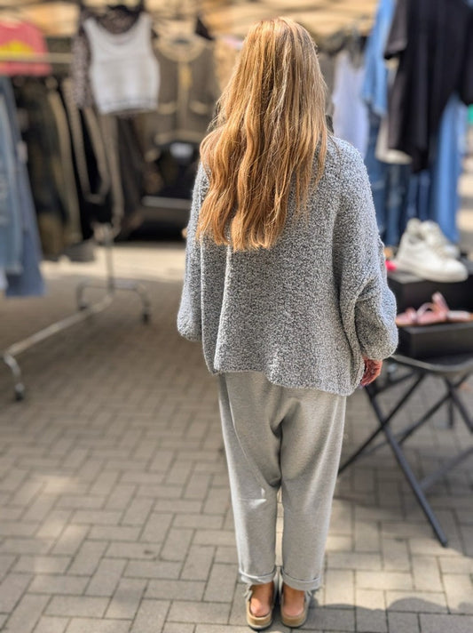 Cardigan Strickjacke Bouclé Hellgrau mit Goldknöpfen Oversized One Size