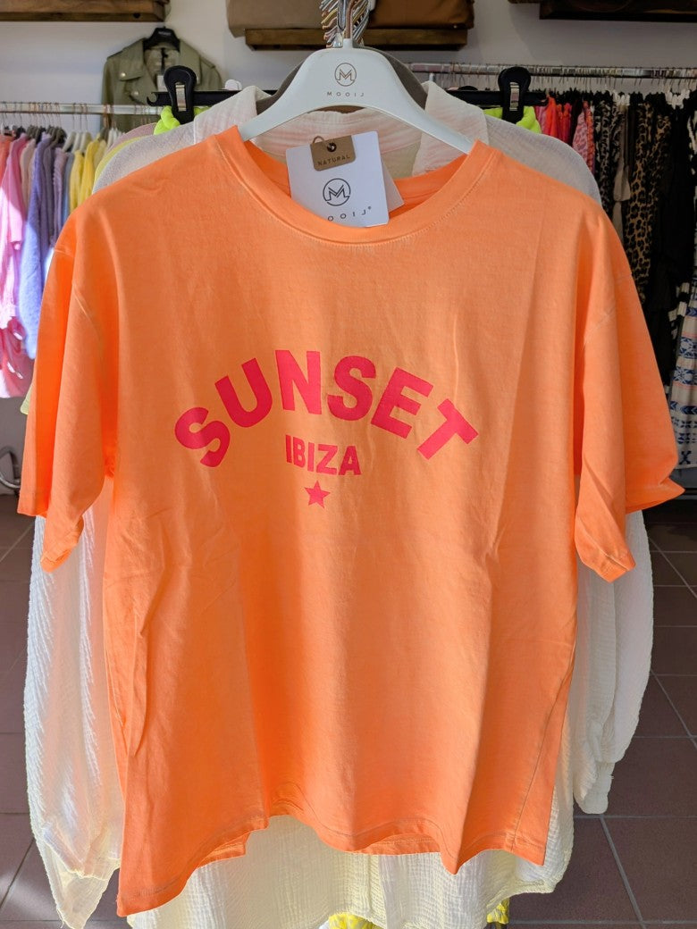 T-Shirt Sunset Ibiza in Neon Orange mit Neon Pink Baumwolle, One Size - von MOOIJ