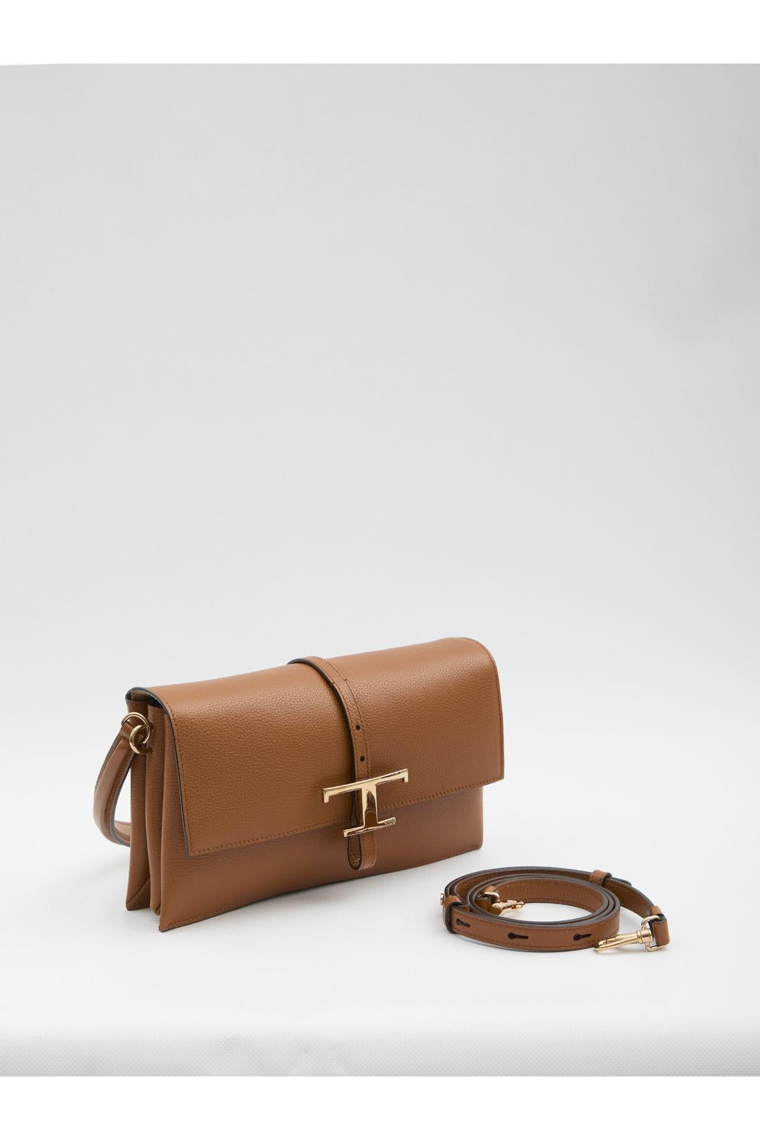 T Timelss flap bag in leather