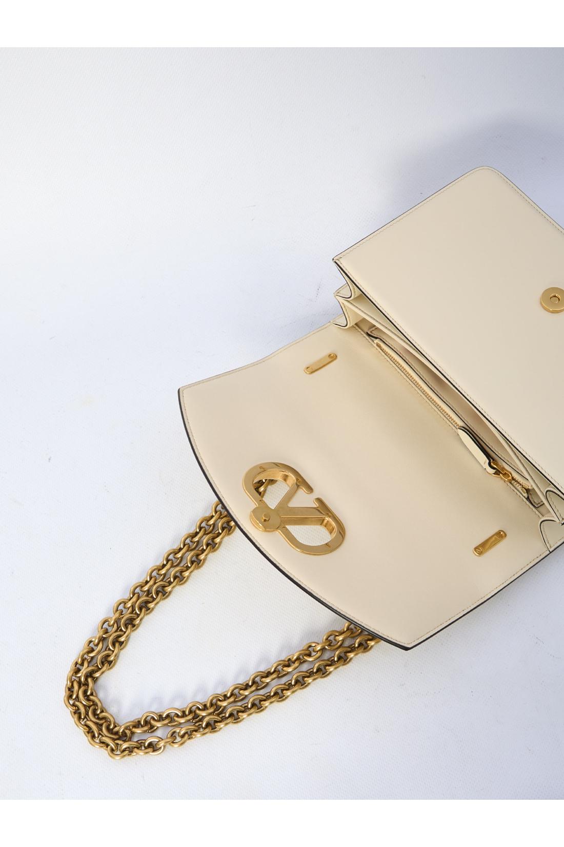 White Vain shoulder bag