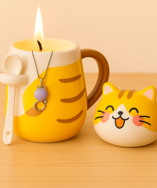 Schmuck Duftkerze mit Motiv Katze, in Keramiktasse mit Deckel und Löffel