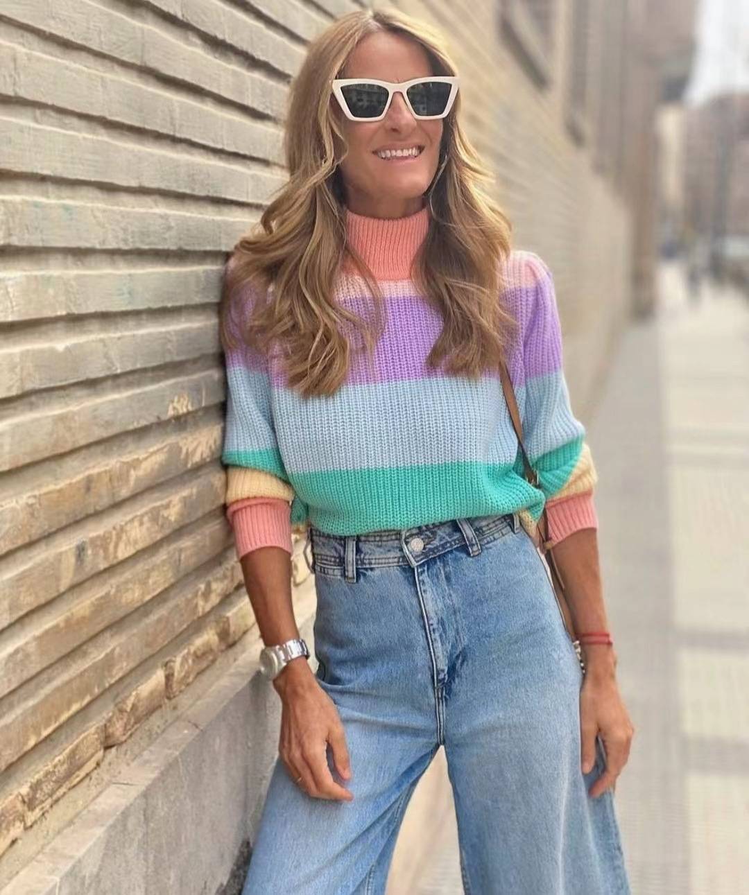 Women´s Rainbow Stripe Knit Sweater