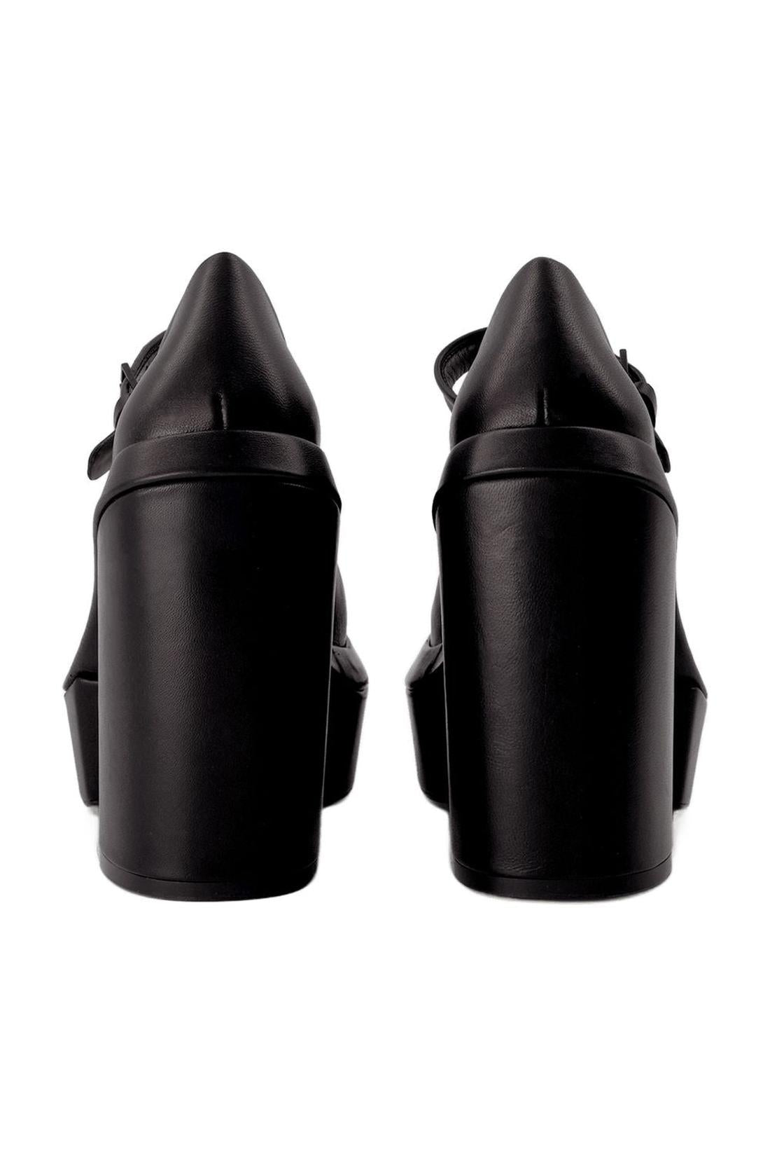 Pumps Juna aus schwarzem Leder