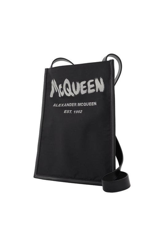 Graffiti-Handytasche in Schwarz &amp; Weiß