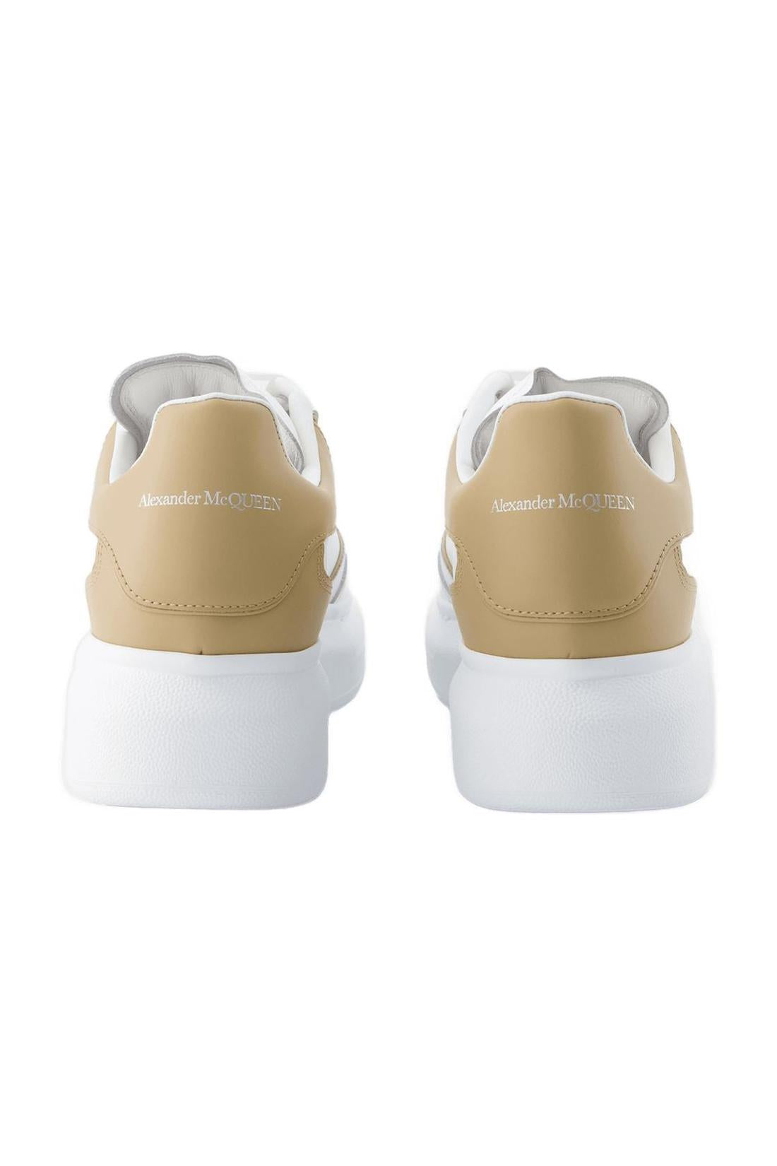 Oversized Sneakers - Alexander McQueen - Leder - Weiß/Camel