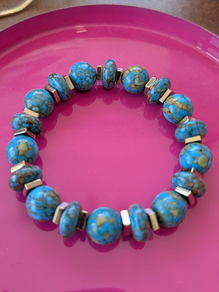 Armband Unikat Eigenes Design Echte Türkise (runde und flache) mit Goldplättchen