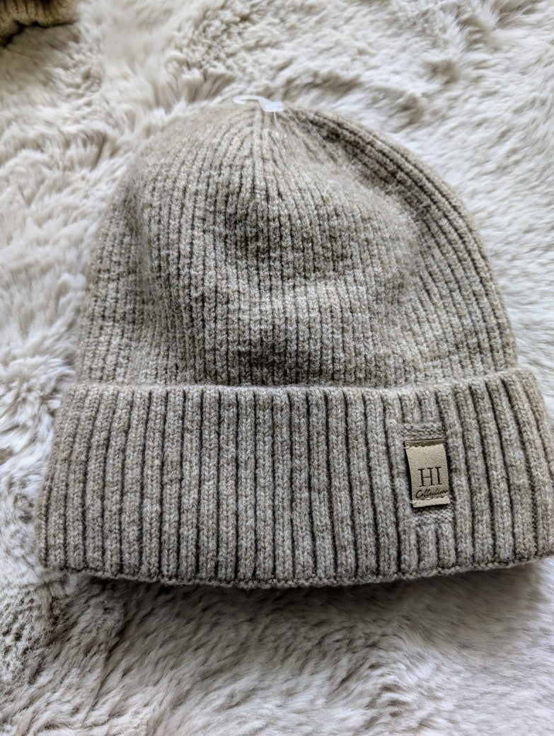 Beanie Mütze HI gefüttert mit Umschlag flauschig aus 100% Viskose Taupe