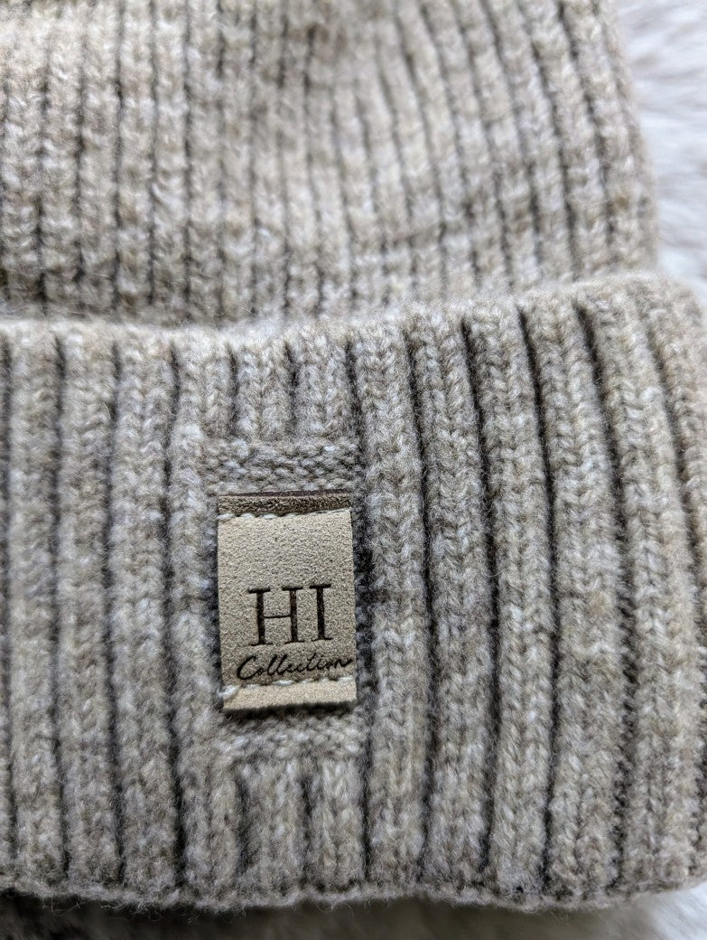 Beanie Mütze HI gefüttert mit Umschlag flauschig aus 100% Viskose Taupe