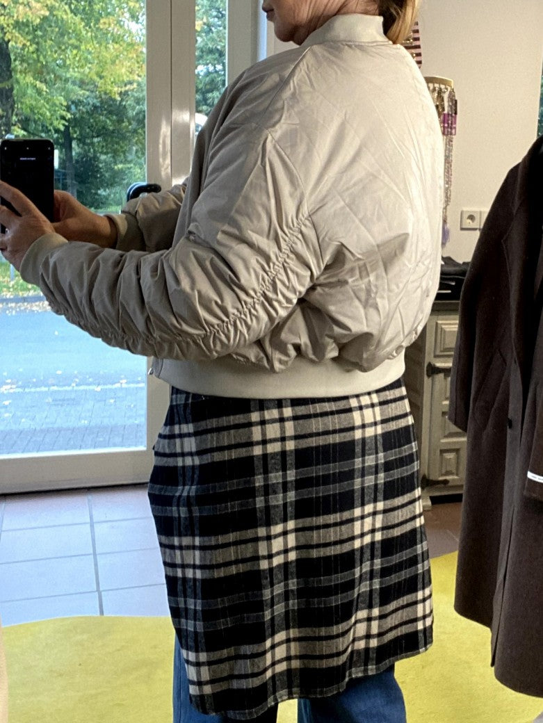 Flanellhemd flauschig dick im Karo Design Schwarz Créme Grau Blau, One Size - von Believe