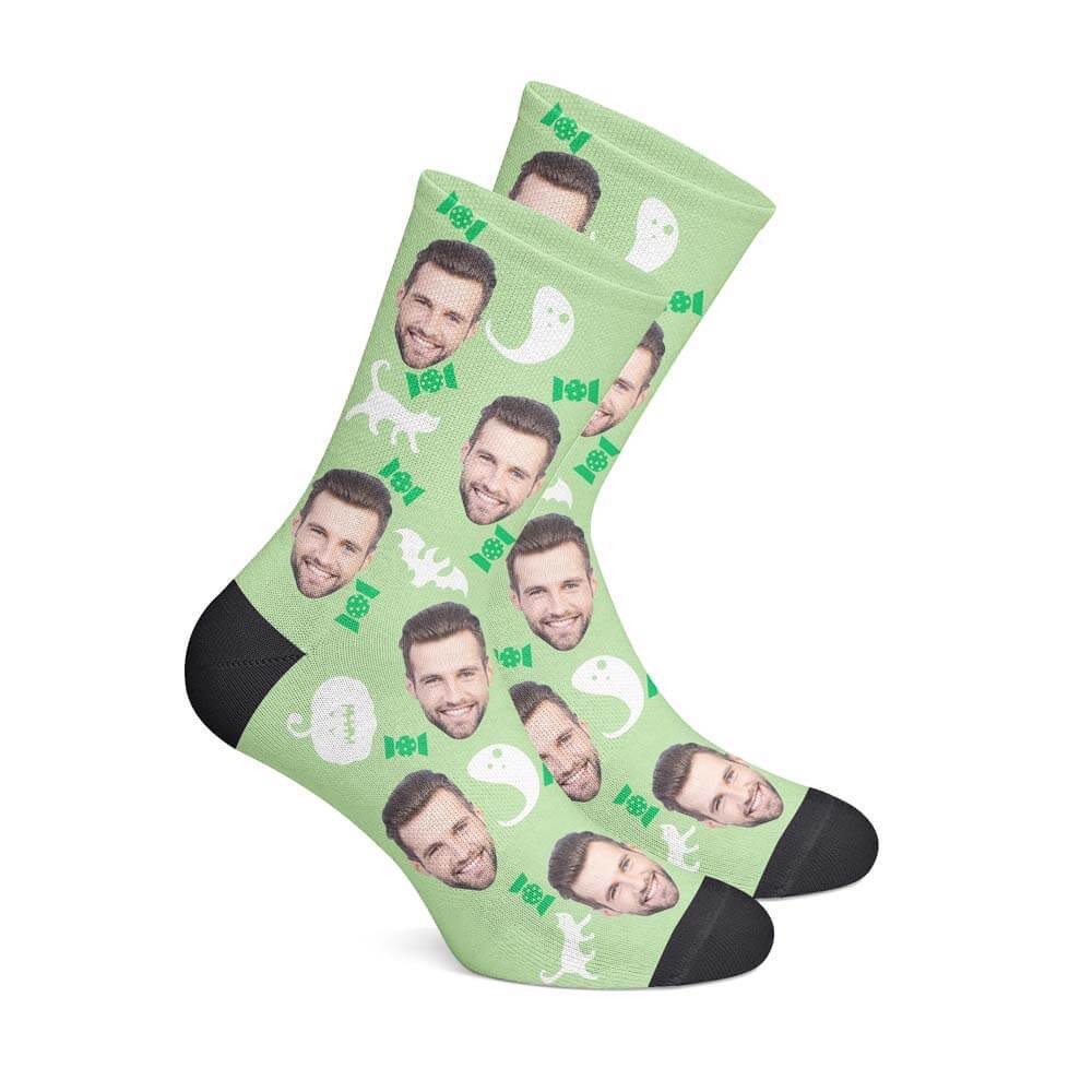 Personalisierte gruselige Halloweensocken