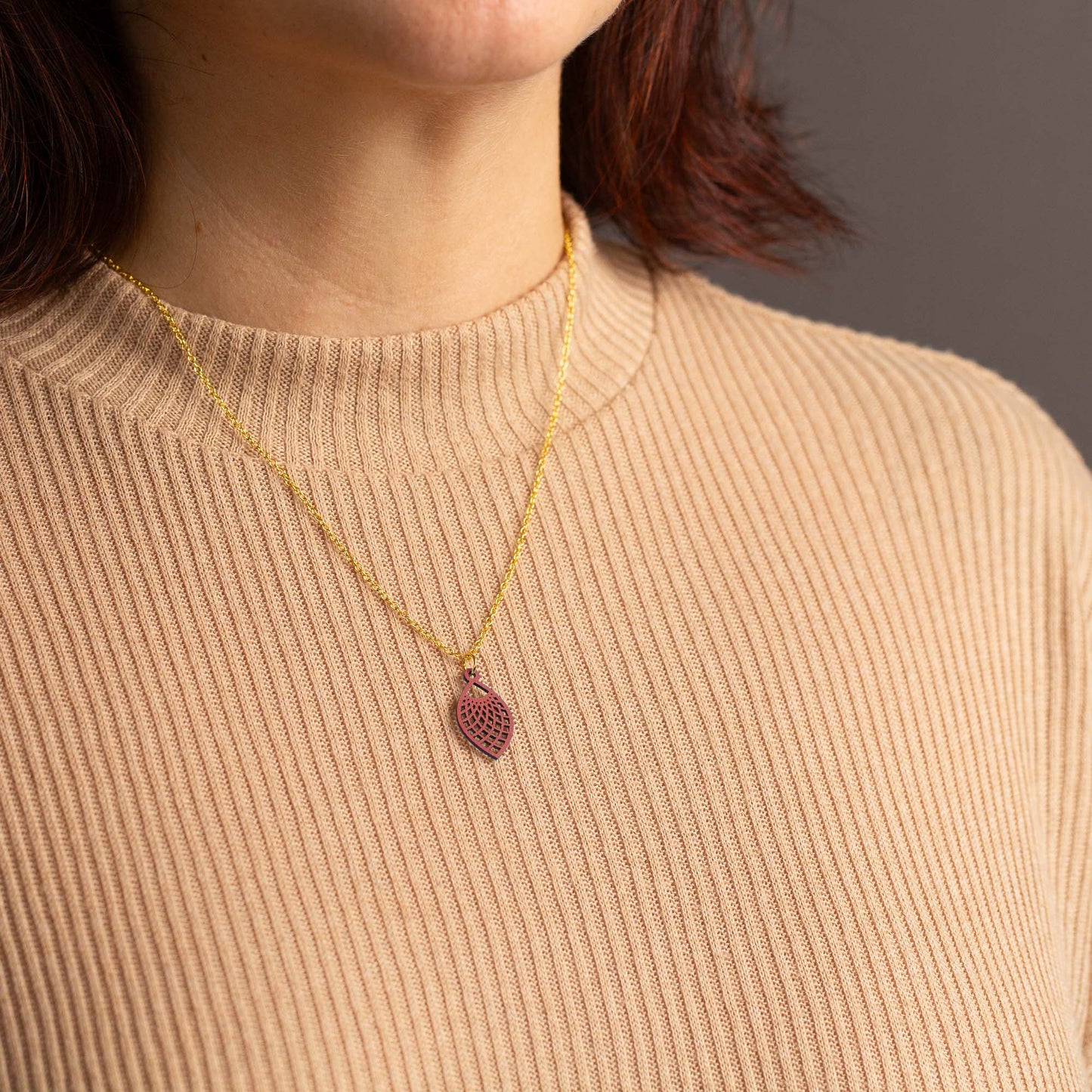 Halskette mit Holzanhänger - 'Leaf'