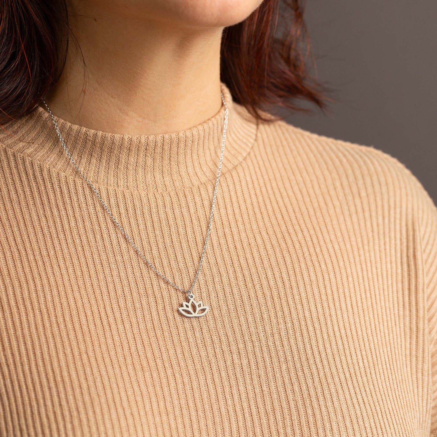 Halskette mit Holzanhänger - 'Lotus'