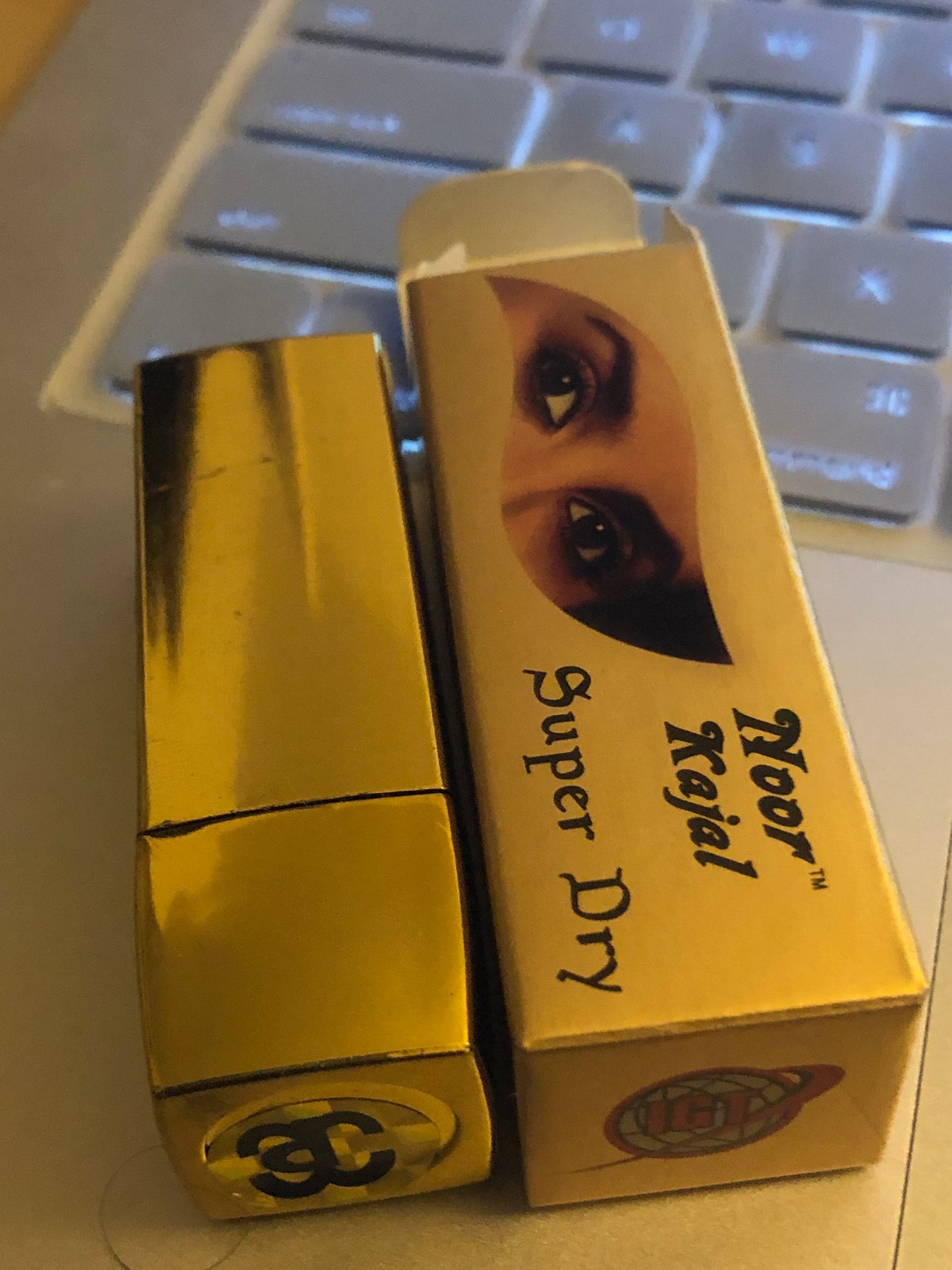 surma kajal ,khol ,easy to use