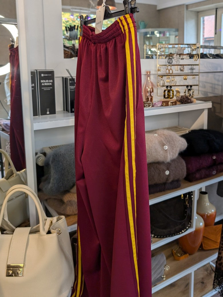 Hose Jogginghose 3 Streifen Burgund Rot Gelb Stripes One Size - von CHANCE OFF 6865