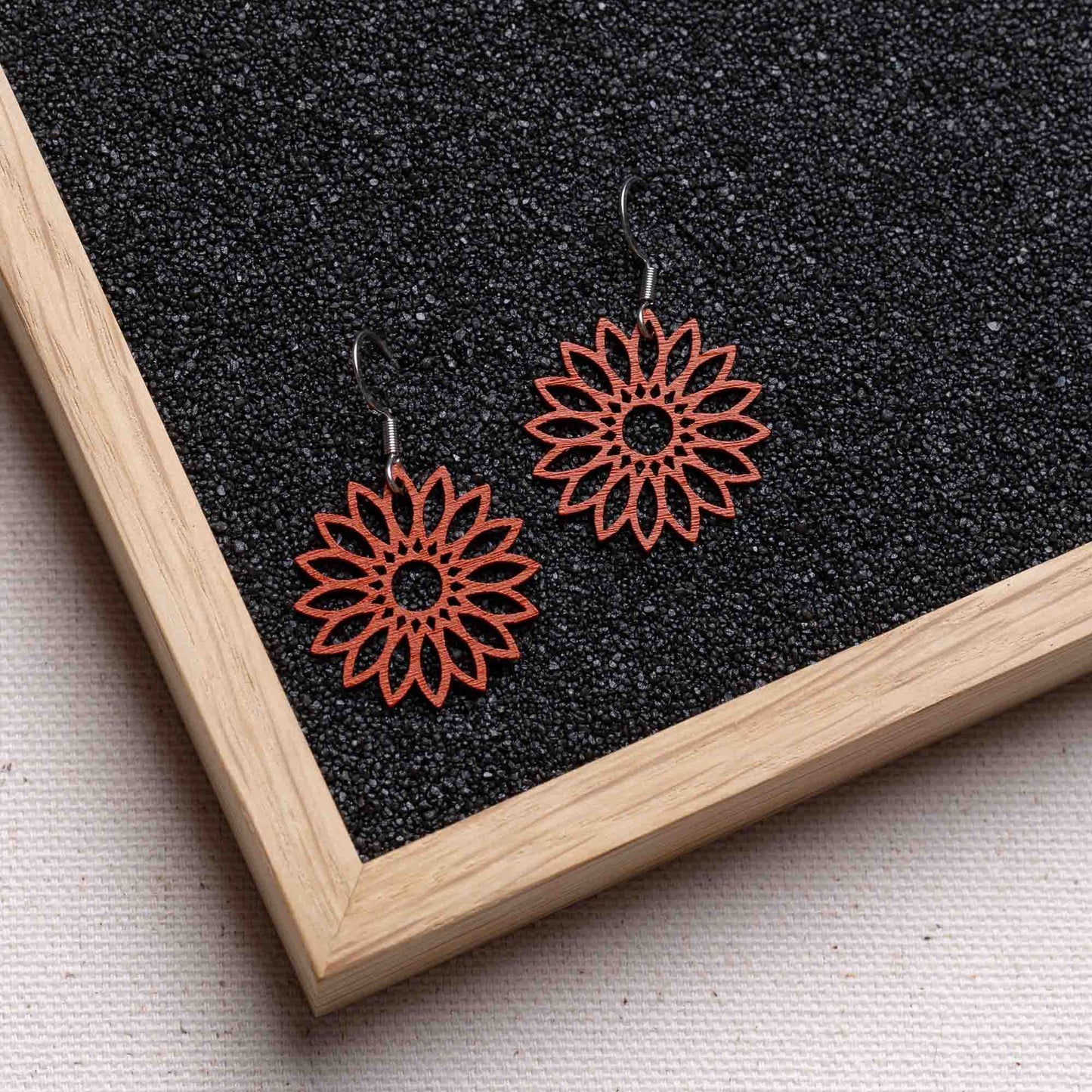 Ohrringe / Ohrhänger aus Holz | Flower