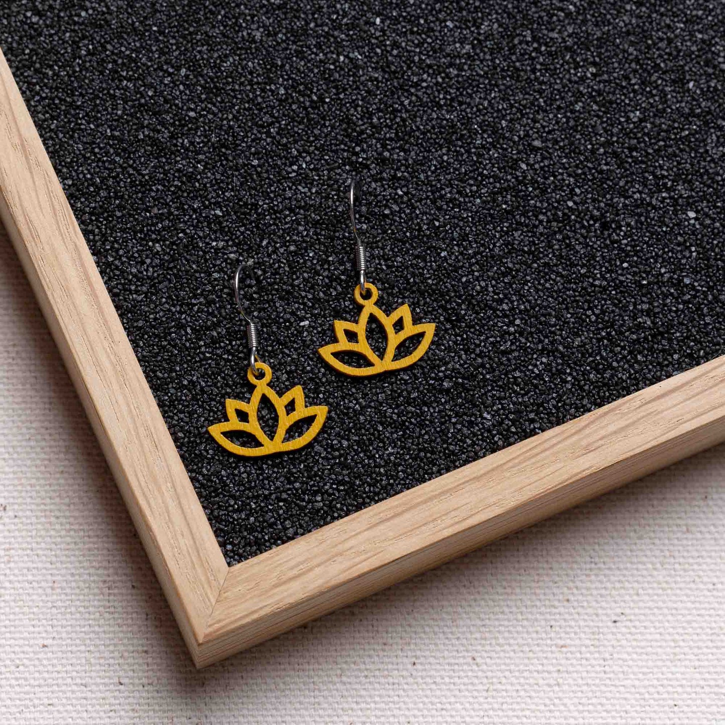 Ohrringe / Ohrhänger aus Holz | Flower Lotus