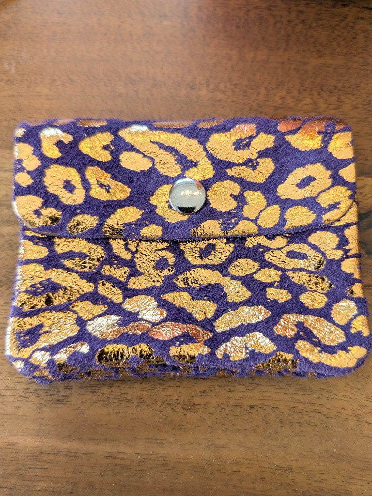 Portemonnaie Geldbörse Echtleder in Lila Gold Leo Muster mit 2 Innenfächern, Reißverschluss und Druckknopf