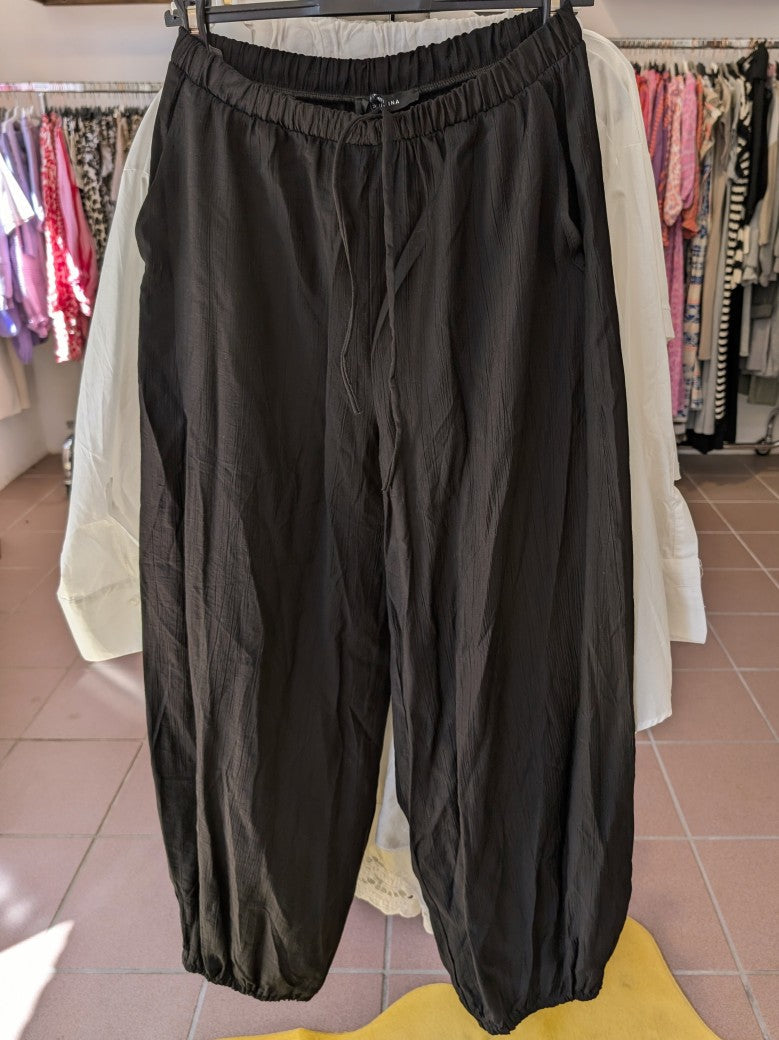 Hose leichte Pumphose aus Viskose mit Gummizug Taille und Bein in Schwarz Größe M/L - von LUMIMA