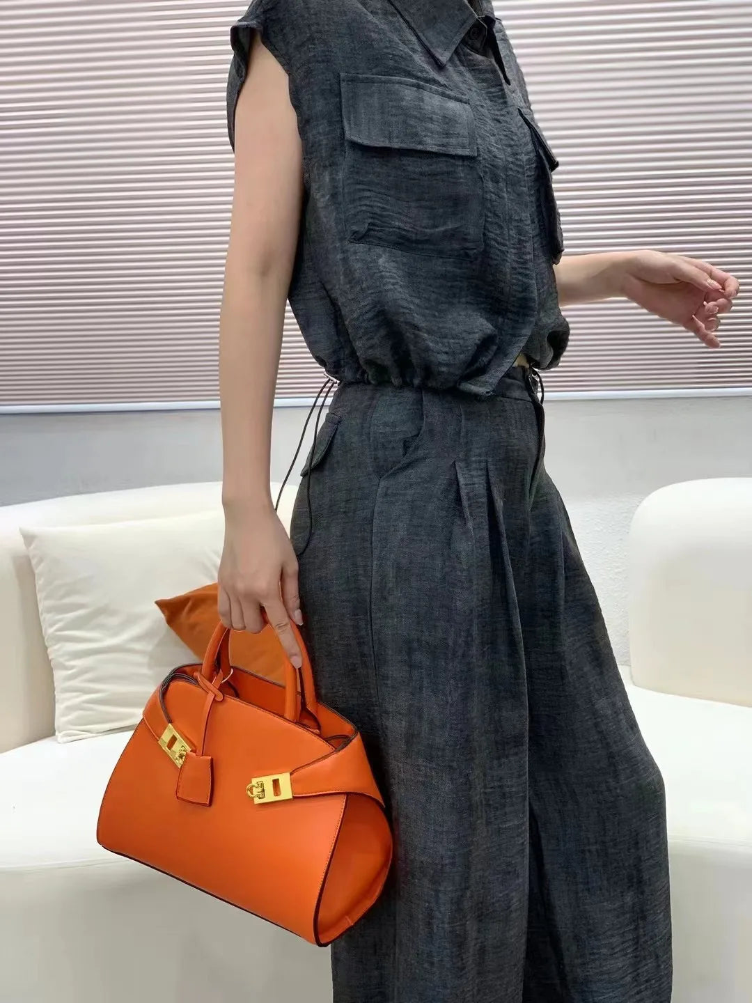 Ari modern classic shell bag – soft structured style double lock charm