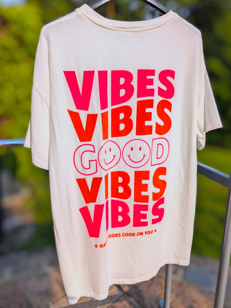 T-Shirt Good Vibes Weiß Pink Orange Rot Backprint Baumwolle One Size