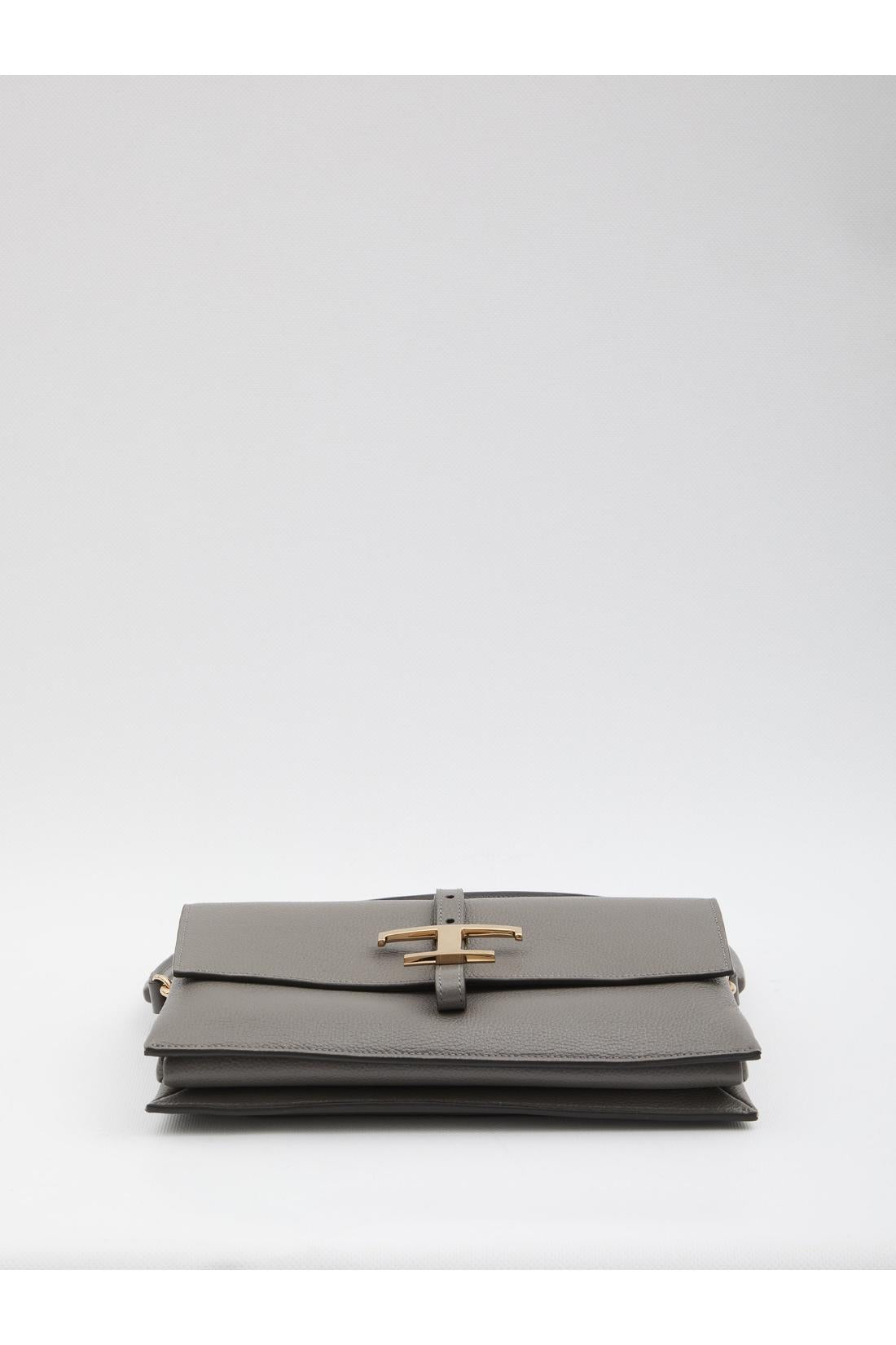 T Timeless flap bag in leather