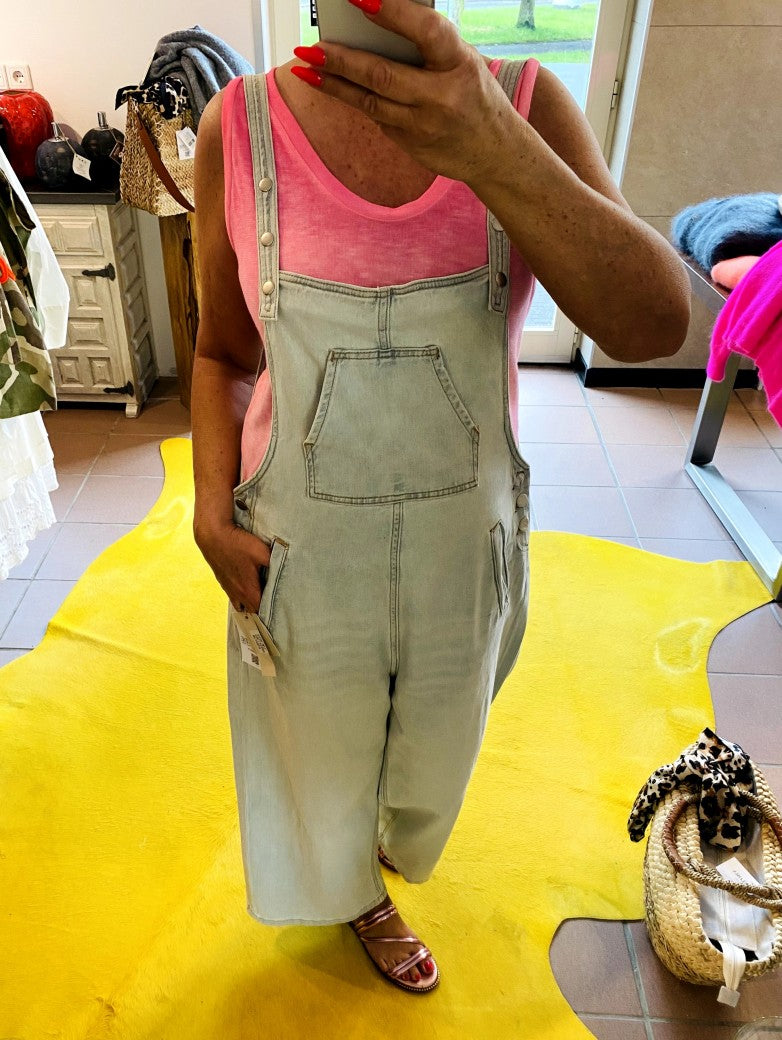 Latzhose Jeans Hellblau in Größe M/L (keine Kreuzträger) - von GIOYA