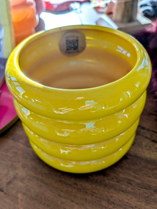 Übertopf Bubbee Pot aus Steingut Gelb - Made in Portugal - 12cm innen, 14cm hoch, 1 kg - The Family House