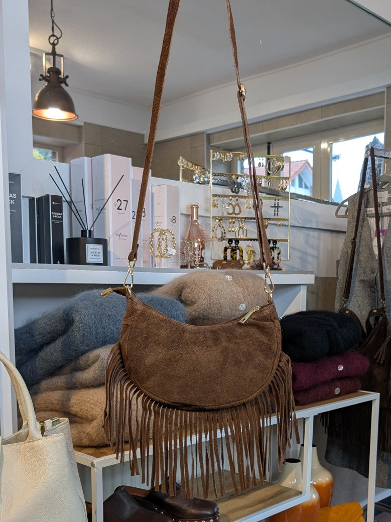 Wildleder Tasche mit Fransen Halbmond M Braun ca. 22,5cm x 12cm mit Schulterriemen und RV