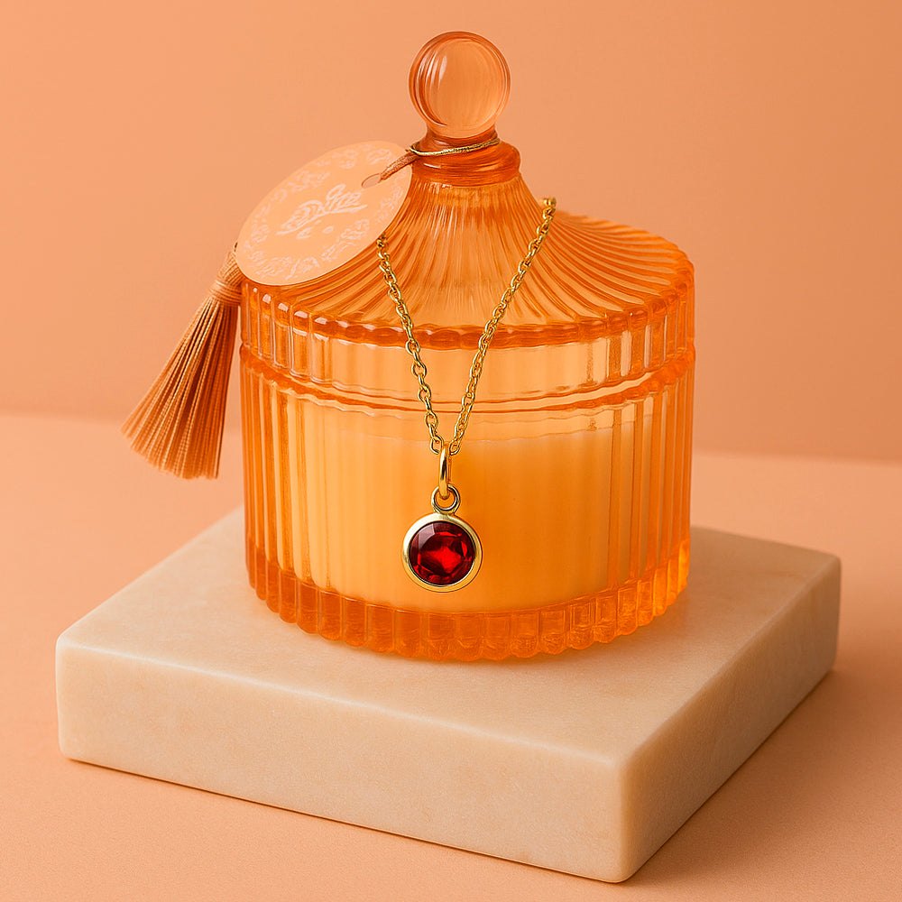 Edle Schmuckkerze mit Geburtsstein - Duftkerze mit Anhänger und Kette aus 925er Silber, vergoldet