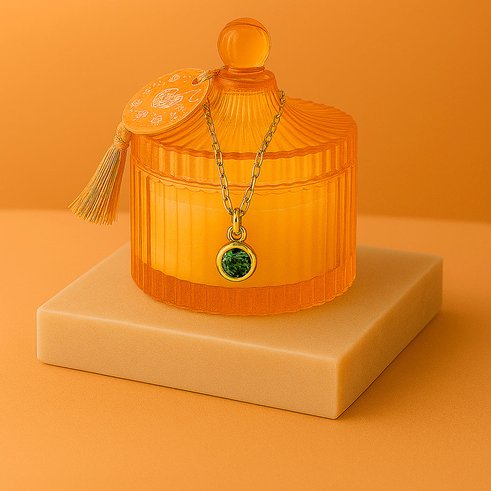 Edle Schmuckkerze mit Geburtsstein - Duftkerze mit Anhänger und Kette aus 925er Silber, vergoldet