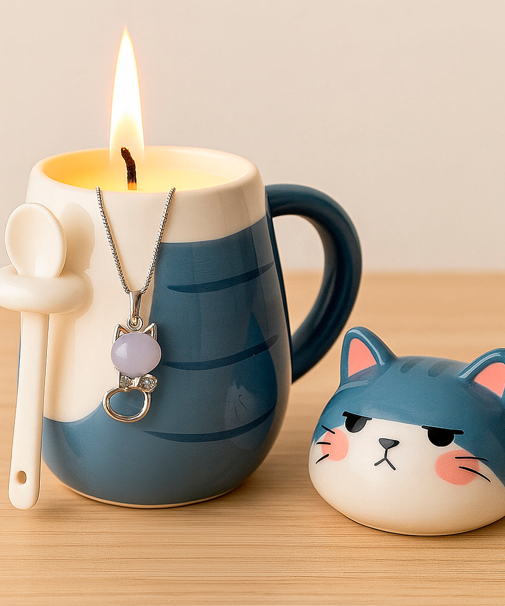 Schmuck Duftkerze mit Motiv Katze, in Keramiktasse mit Deckel und Löffel