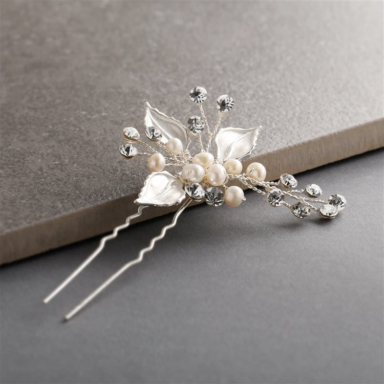 Haarnadel mit silbernen oder goldenen Blättern