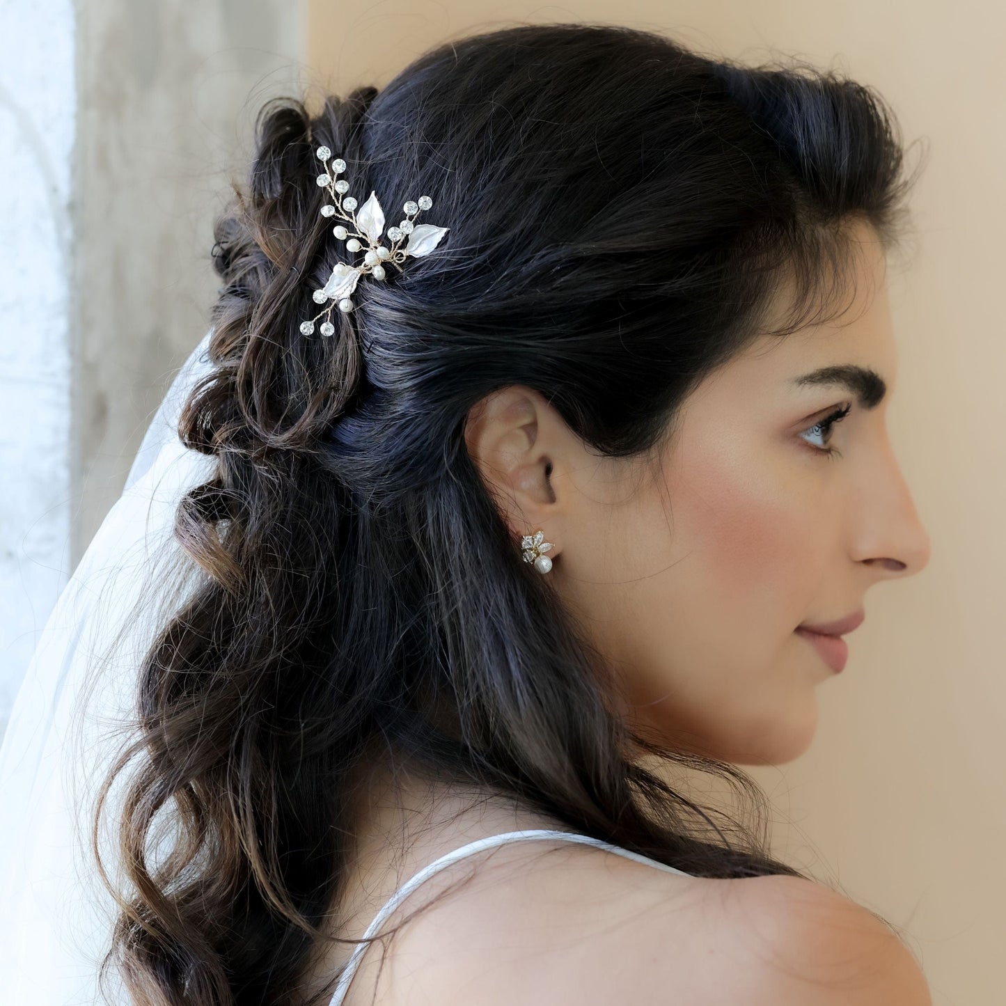 Haarnadel mit silbernen oder goldenen Blättern