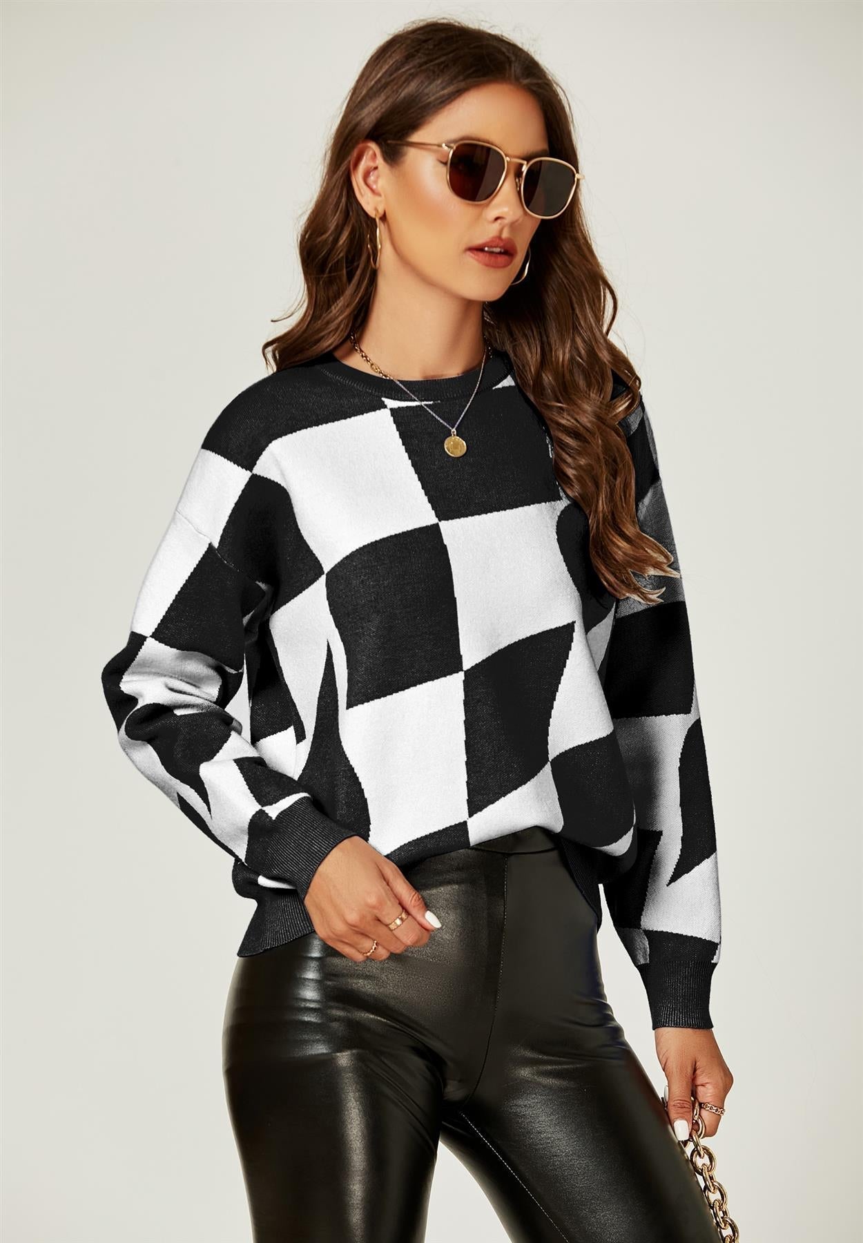 Comfy Geometric Pattern Jumper Top In Black & White - AXON