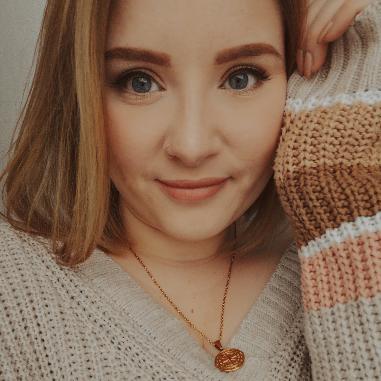 COMPASS PENDANT NECKLACE ROSE GOLD