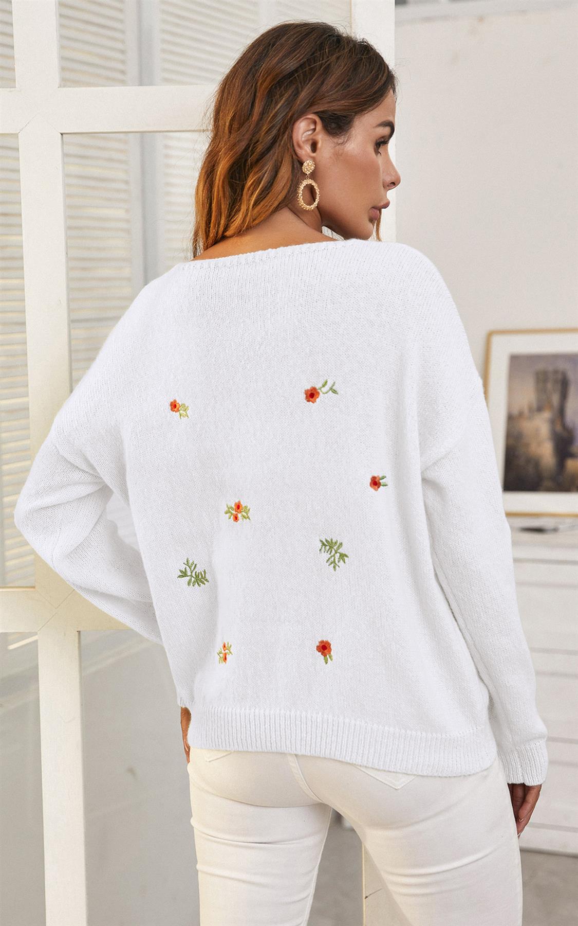 Embroidery Floral V Neck Jumper In White - AXON