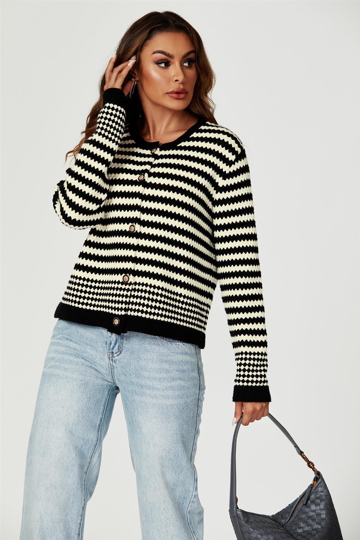 Geo Pattern Knitted Cardigan In Black - AXON