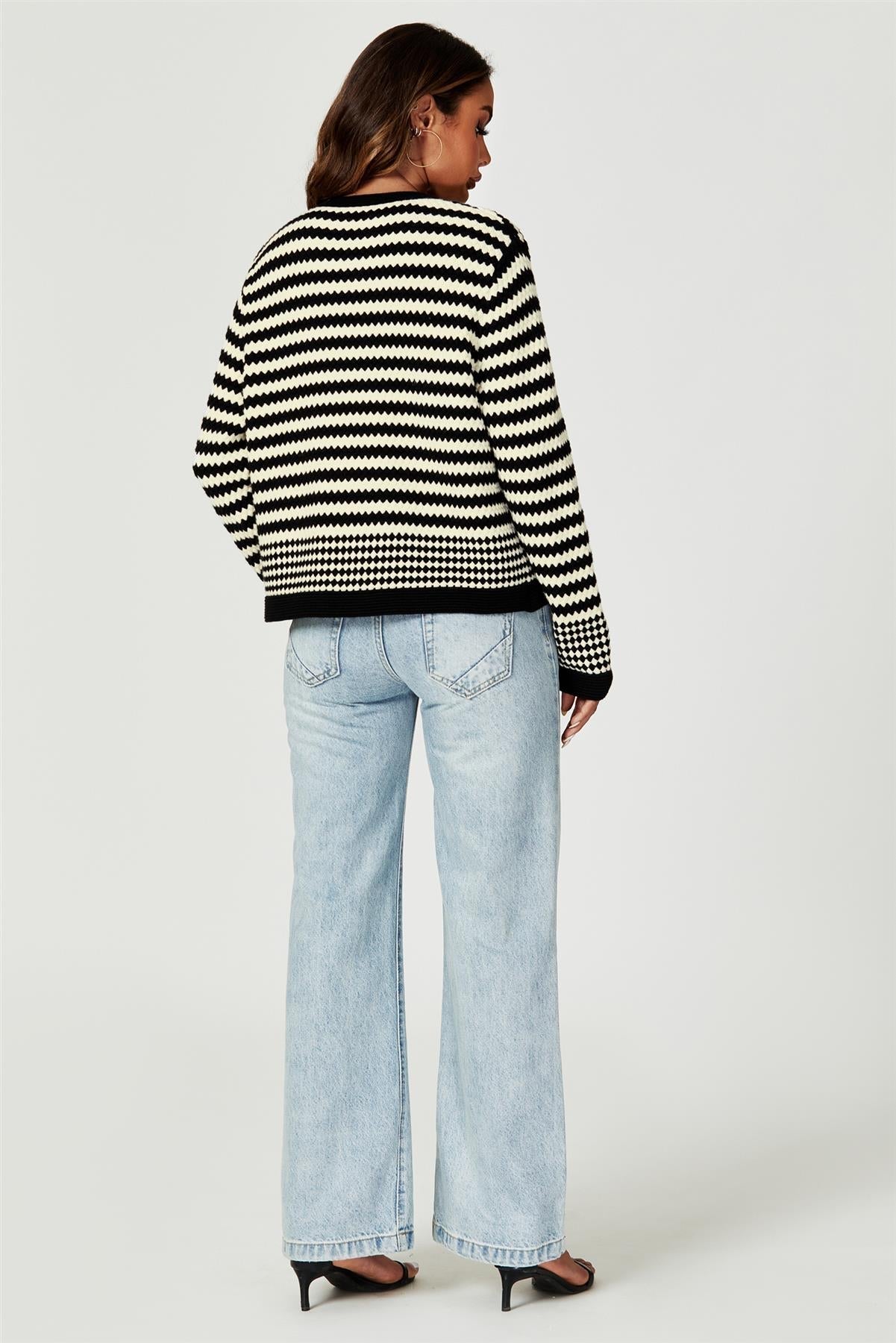 Geo Pattern Knitted Cardigan In Black - AXON