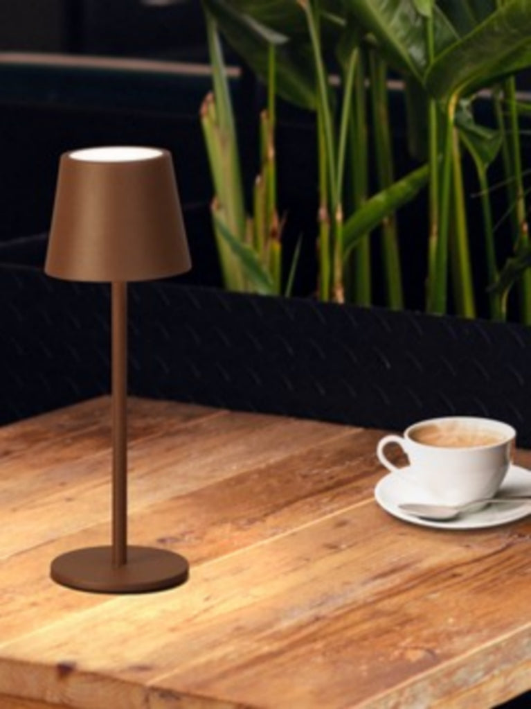 LED Tischleuchte Metall (schwer) mobiles Licht Modell Roxi in Rostfarben - von FISCHER HONSEL