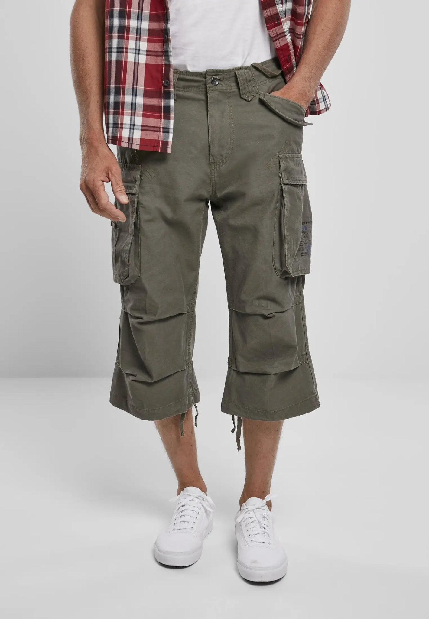 Industry 3/4 Cargo Shorts - AXON
