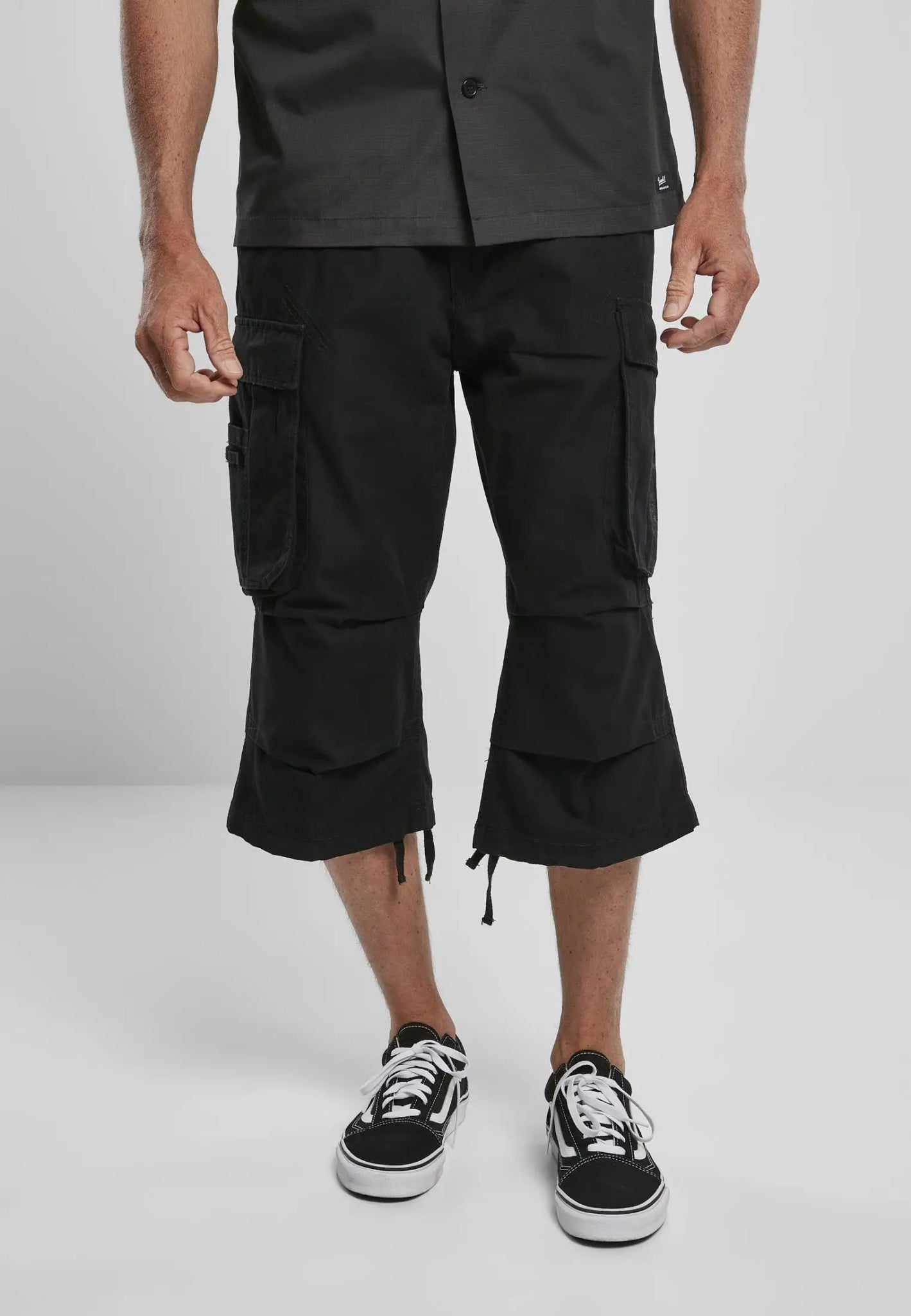Industry 3/4 Cargo Shorts - AXON