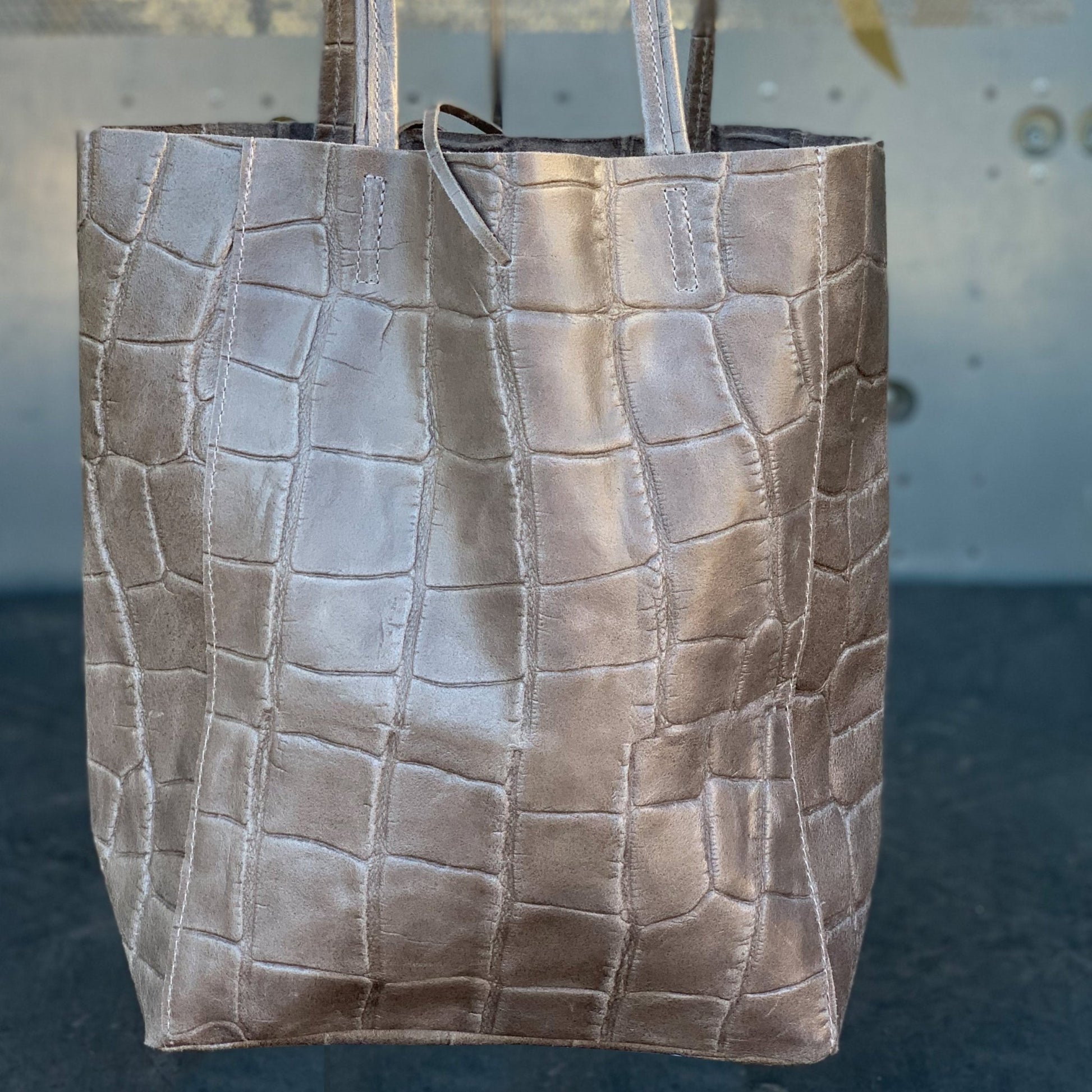 Leder Shopper mit Innentasche Kroko Grau - AXON