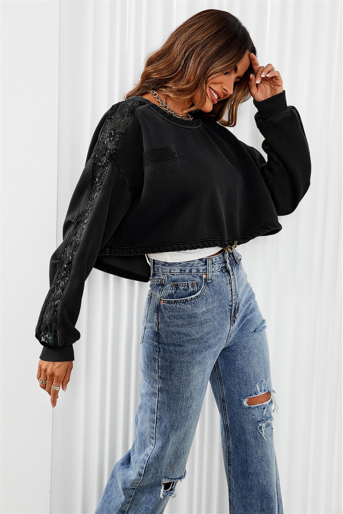 Oversized Sequin Detail Cropped Sweatshirt In Black - AXON