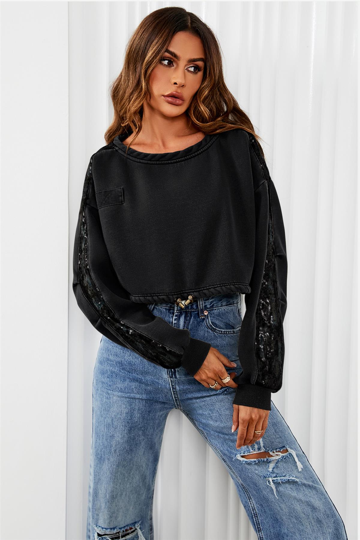 Oversized Sequin Detail Cropped Sweatshirt In Black - AXON