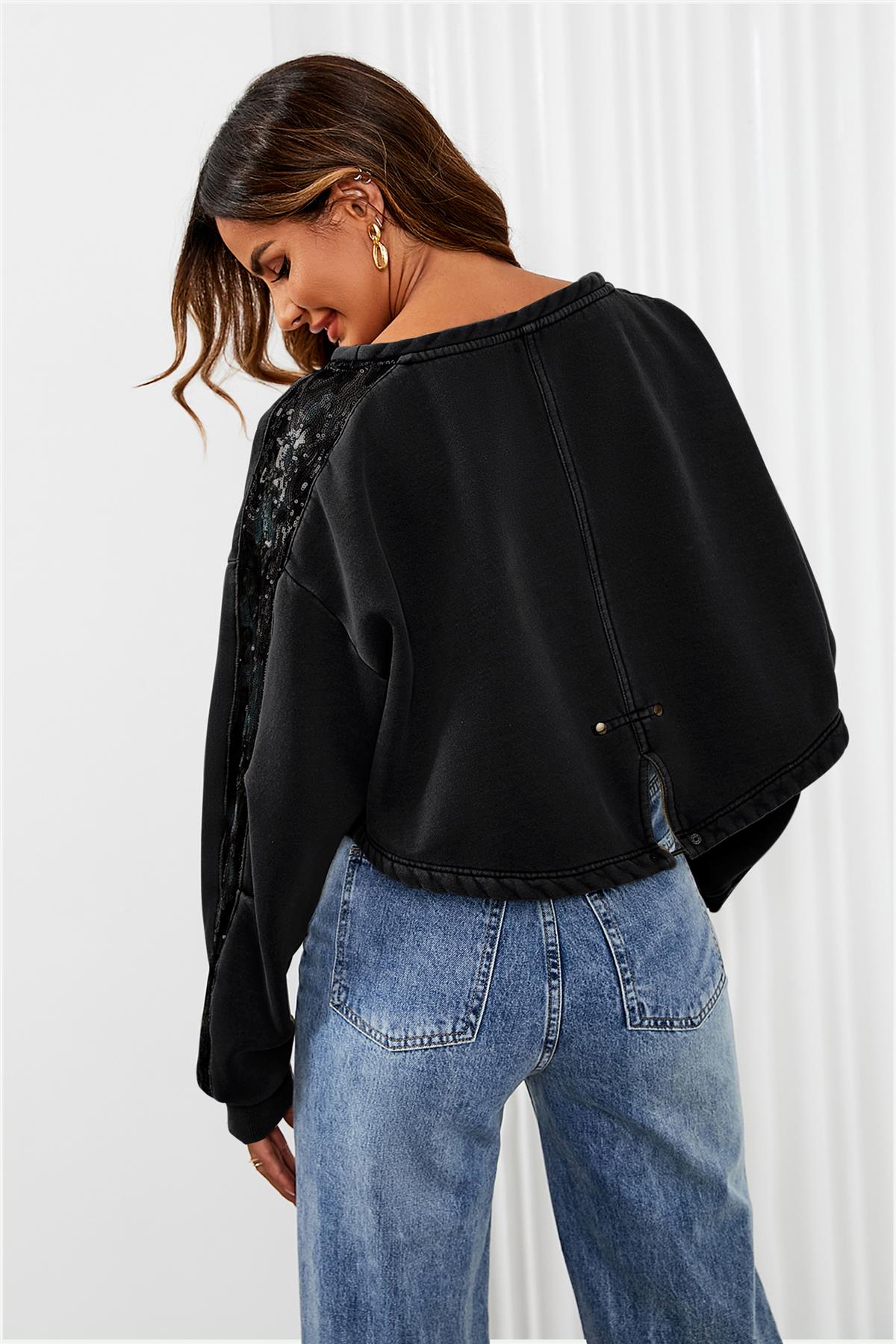 Oversized Sequin Detail Cropped Sweatshirt In Black - AXON