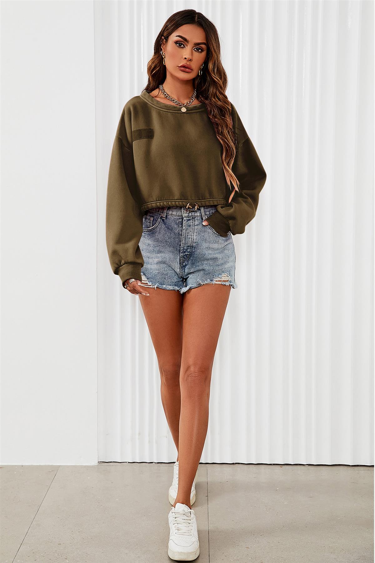 Perfectly Oversized Cropped Sweatshirt In Khaki - AXON