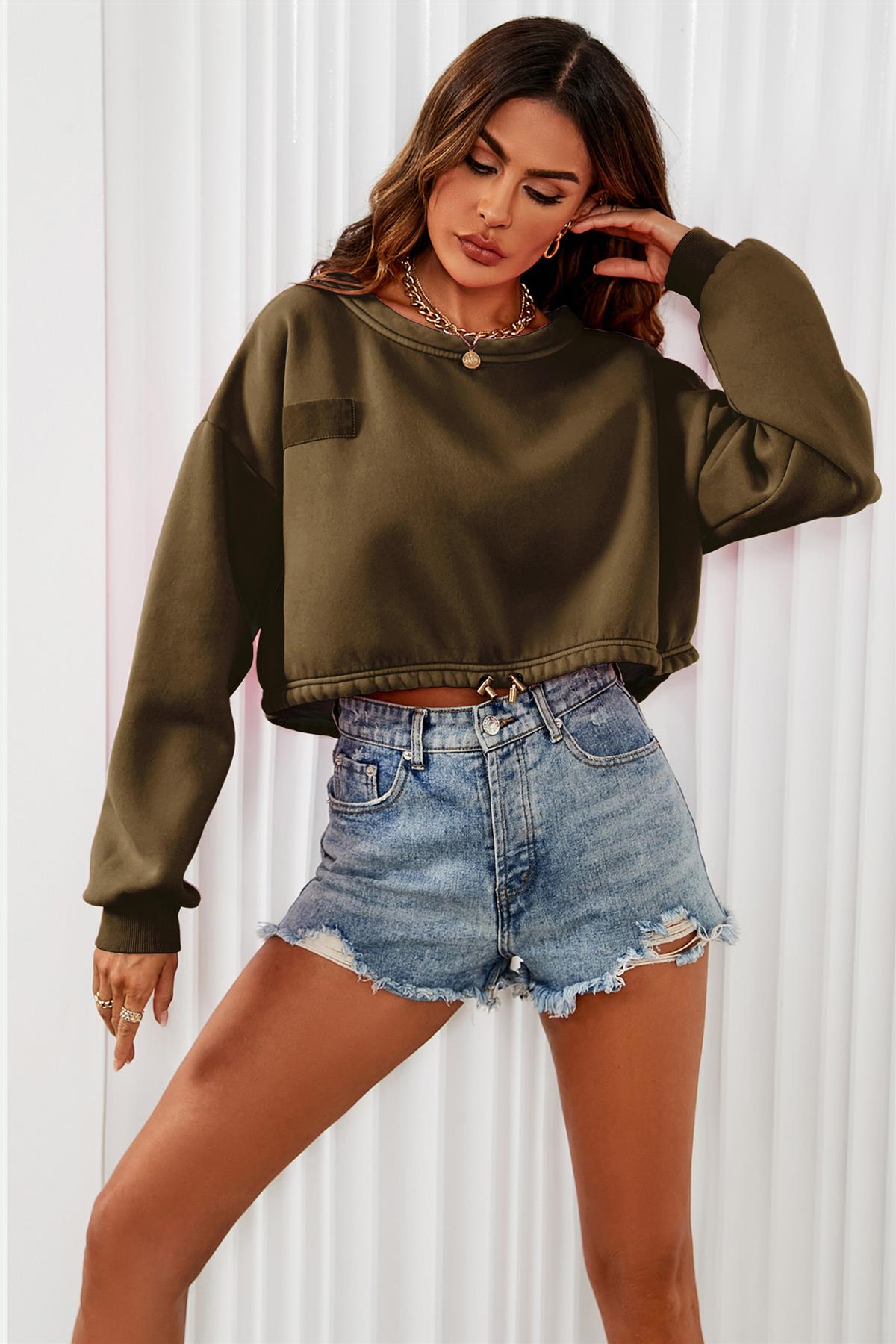 Perfectly Oversized Cropped Sweatshirt In Khaki - AXON
